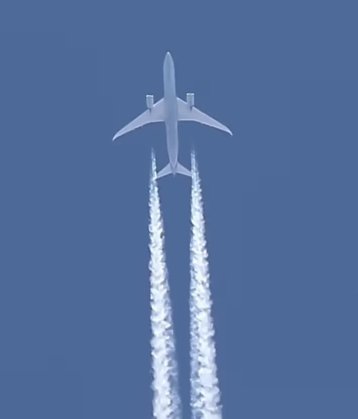 N832AA — Twin-engine aircraft