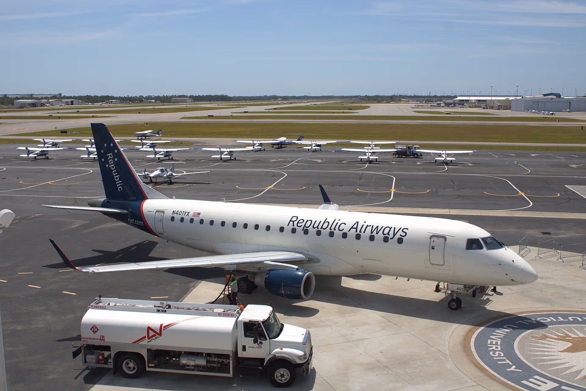 N401YX — Embraer