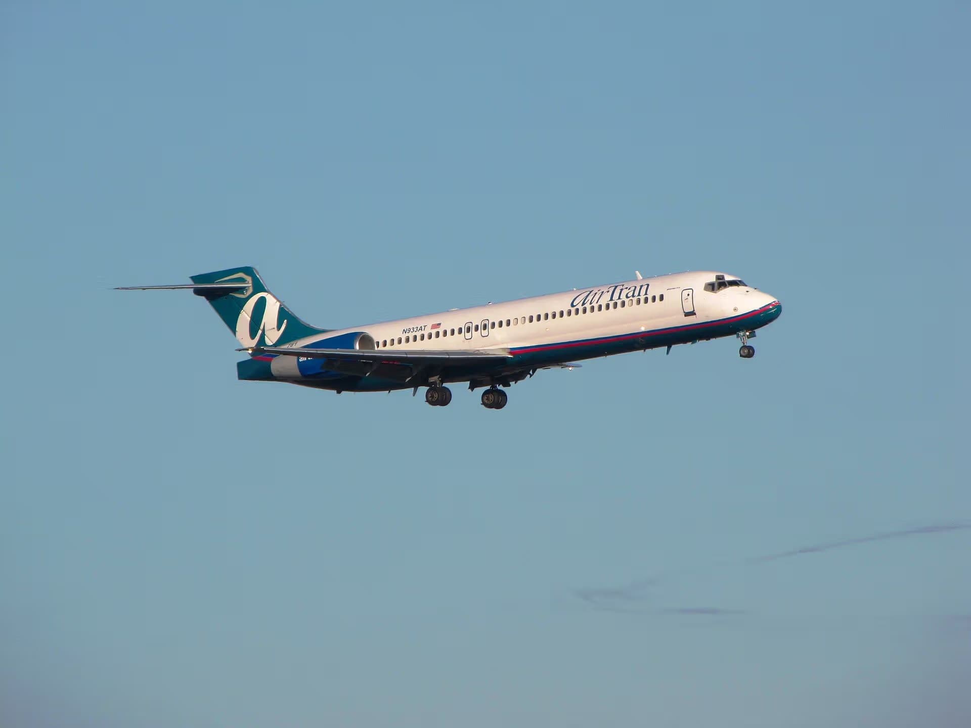 N933AT — Aircraft