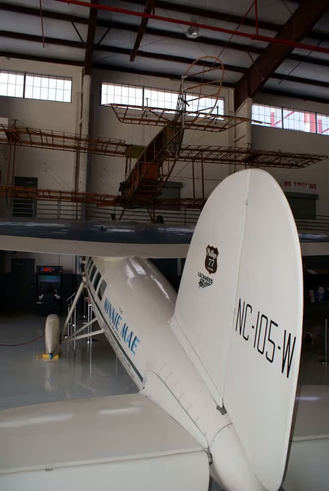 Unidentified — Lockheed