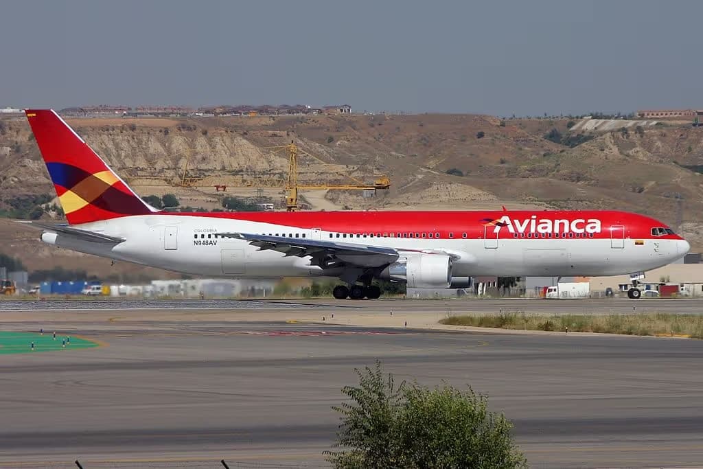 N948AV — Twin-engine aircraft