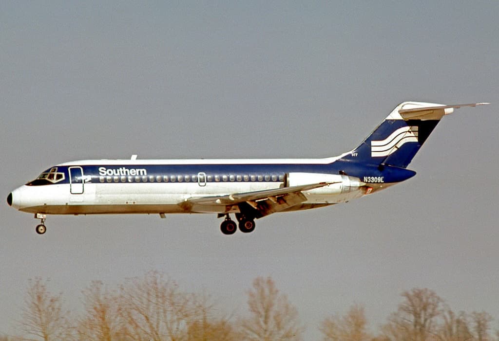 N3309L — Twin-engine aircraft