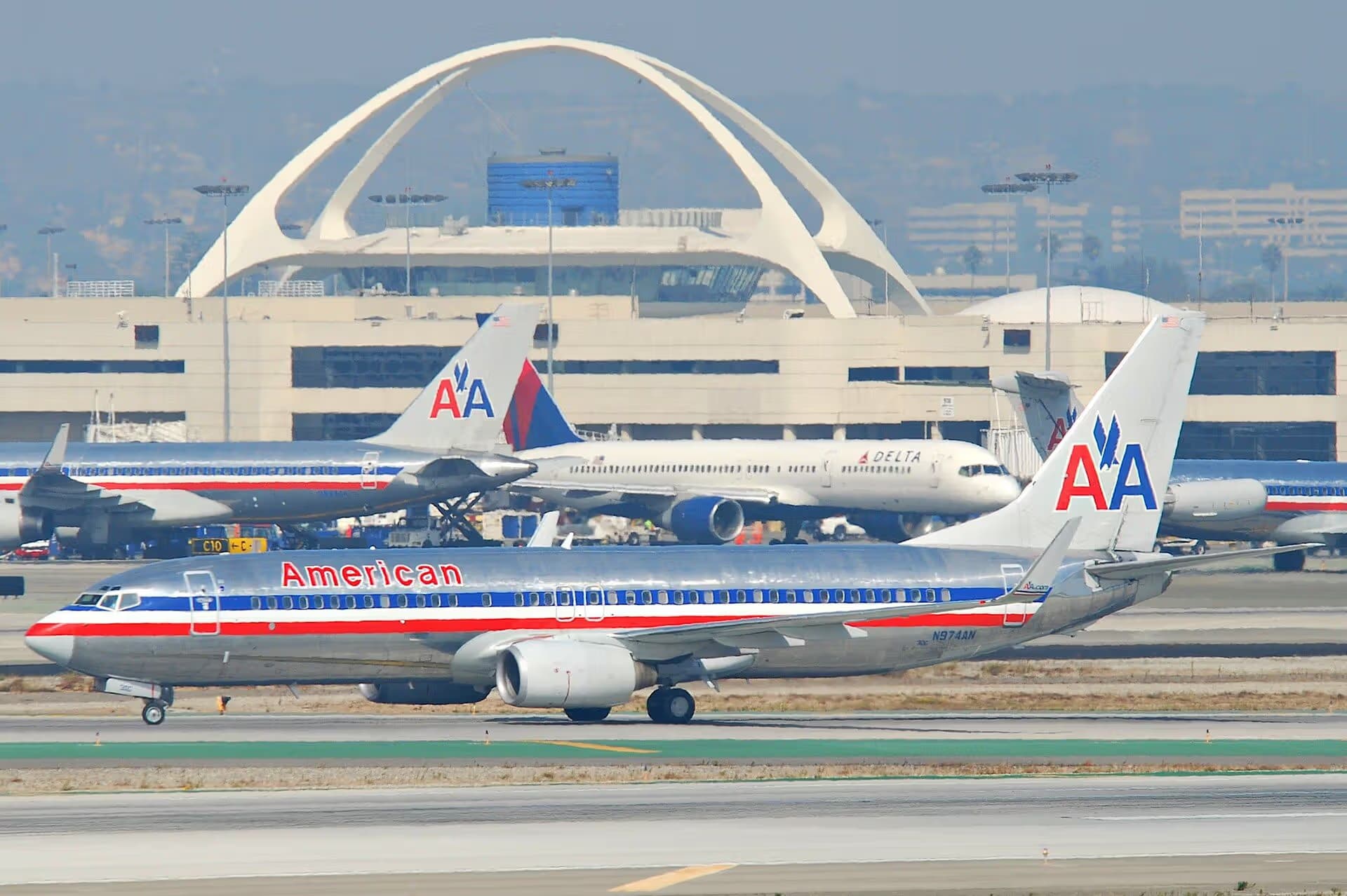 N974AN — Twin-engine aircraft