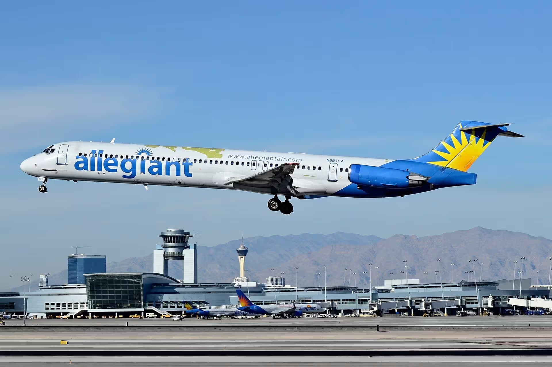 N884GA — Twin-engine aircraft