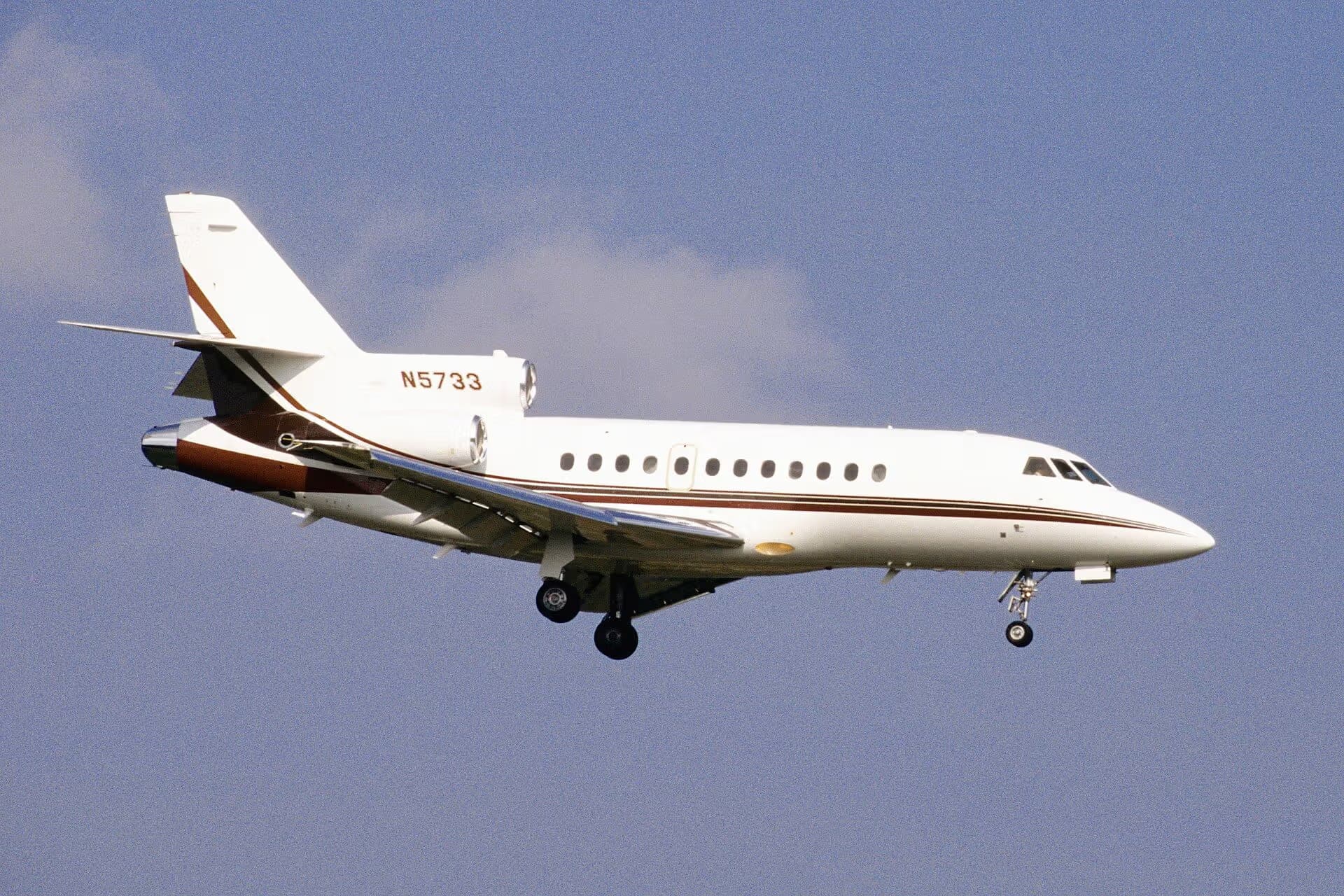 N5733 — Business jet