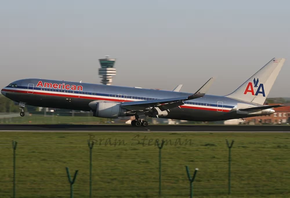 N362AA — Boeing