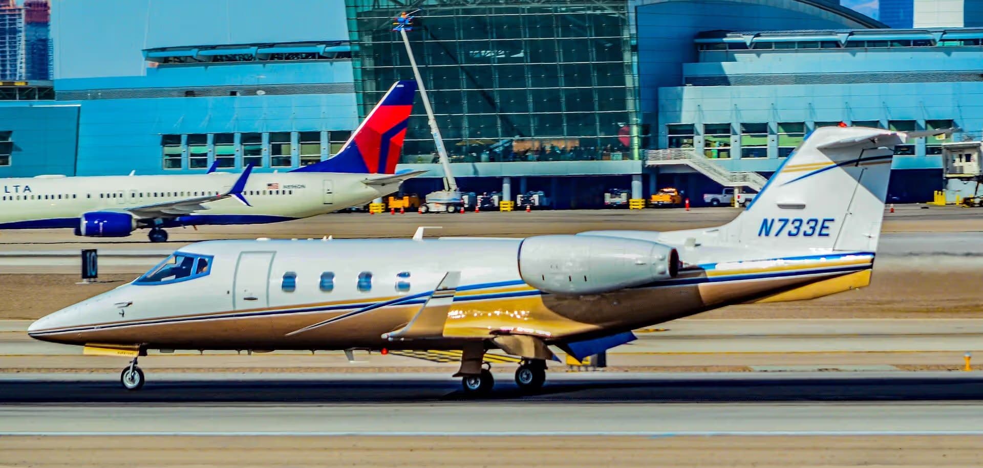 N733E — Business jet