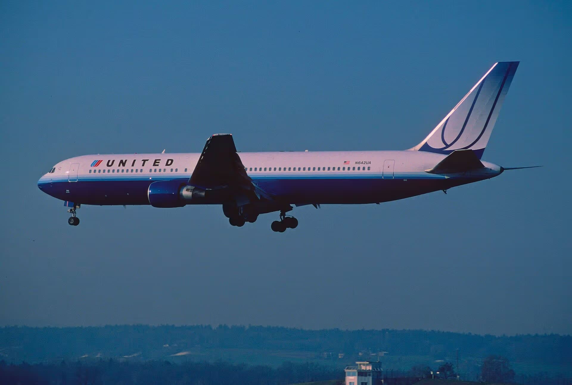N642UA — Boeing