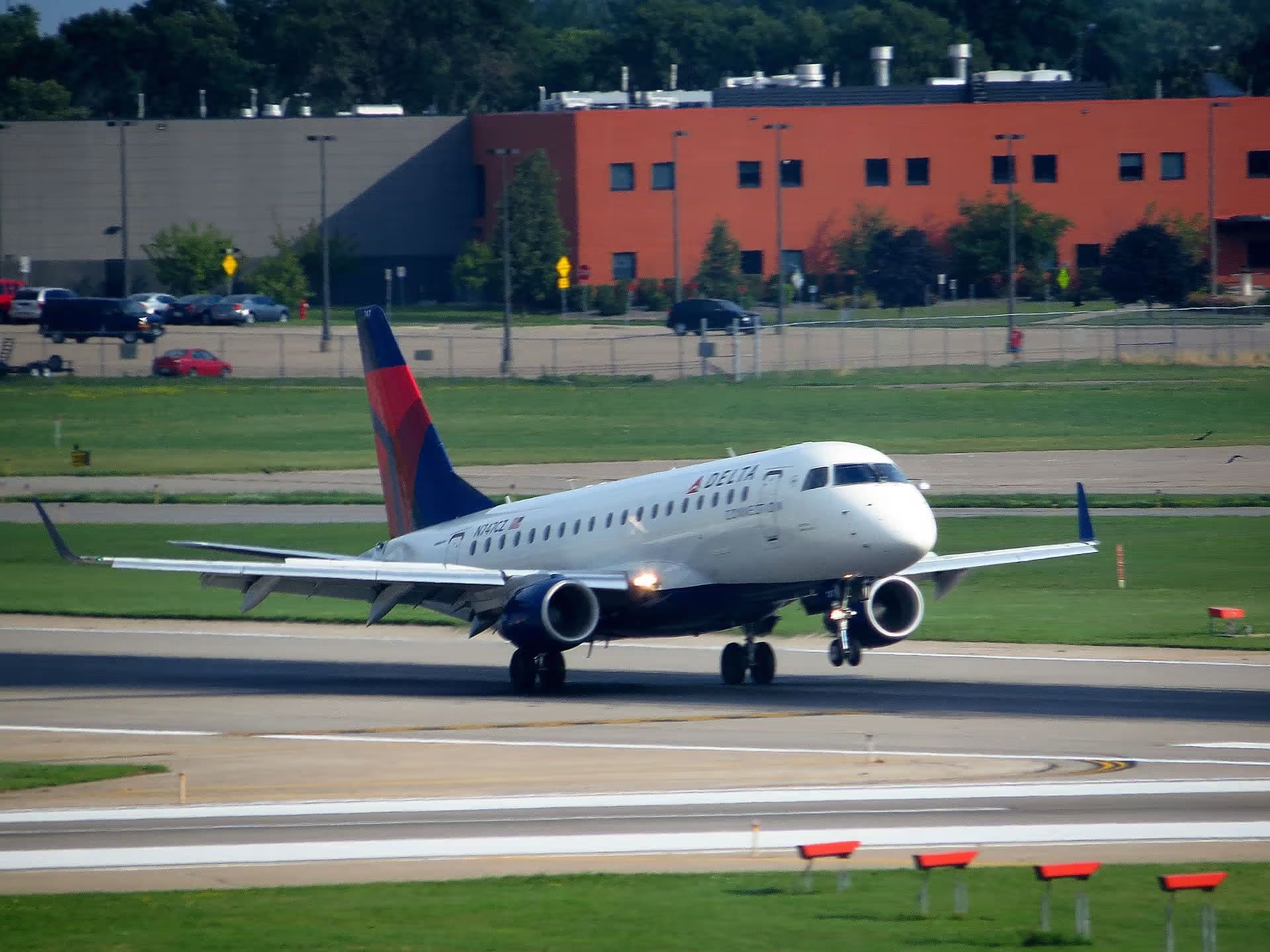 N747CZ — Embraer