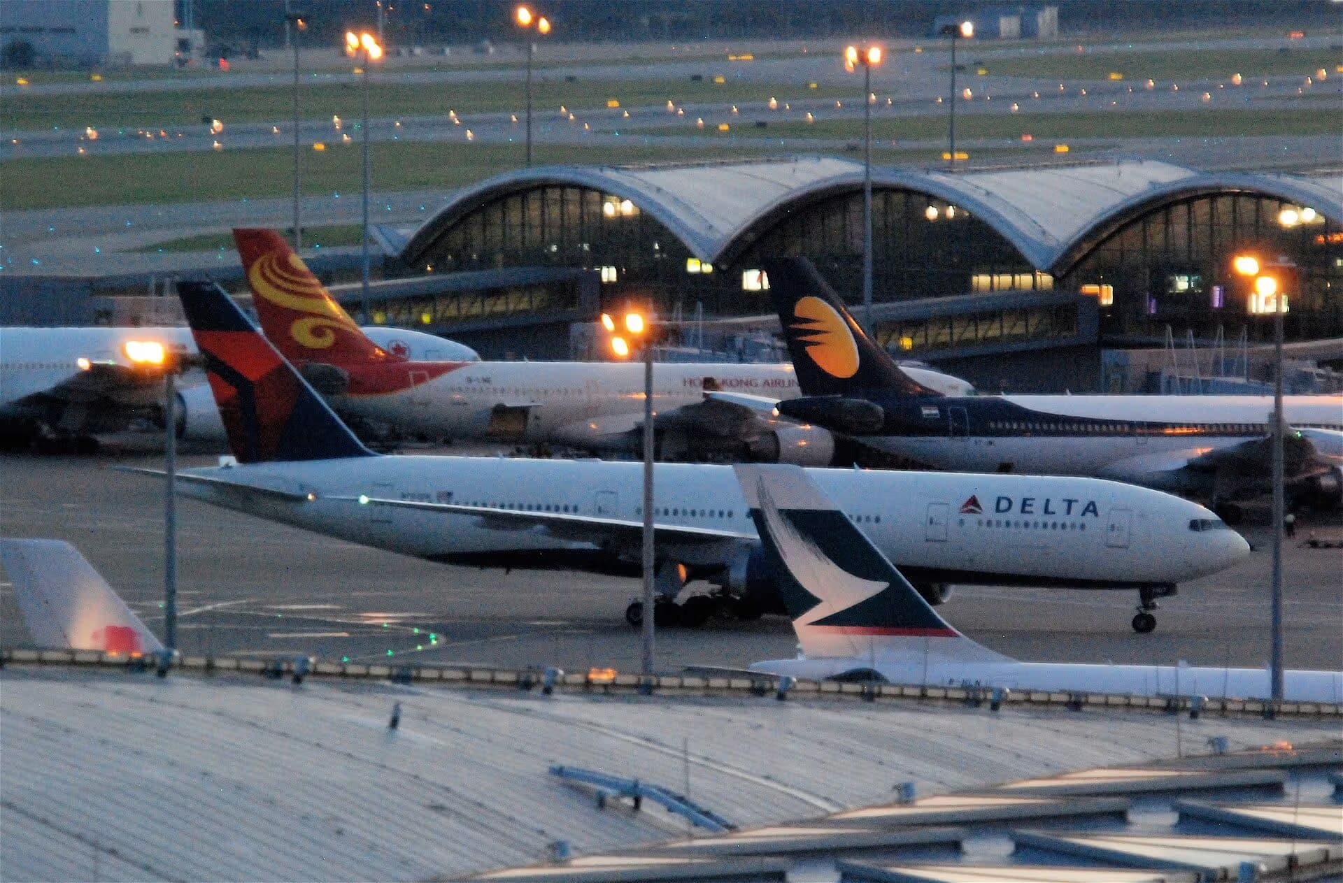 N702DN — Twin-engine aircraft