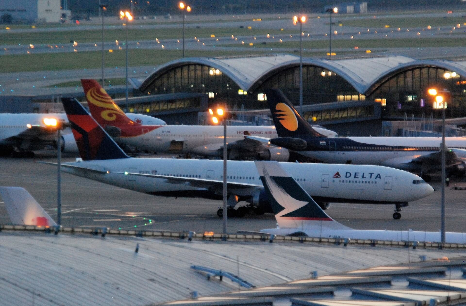 N702DN — Twin-engine aircraft
