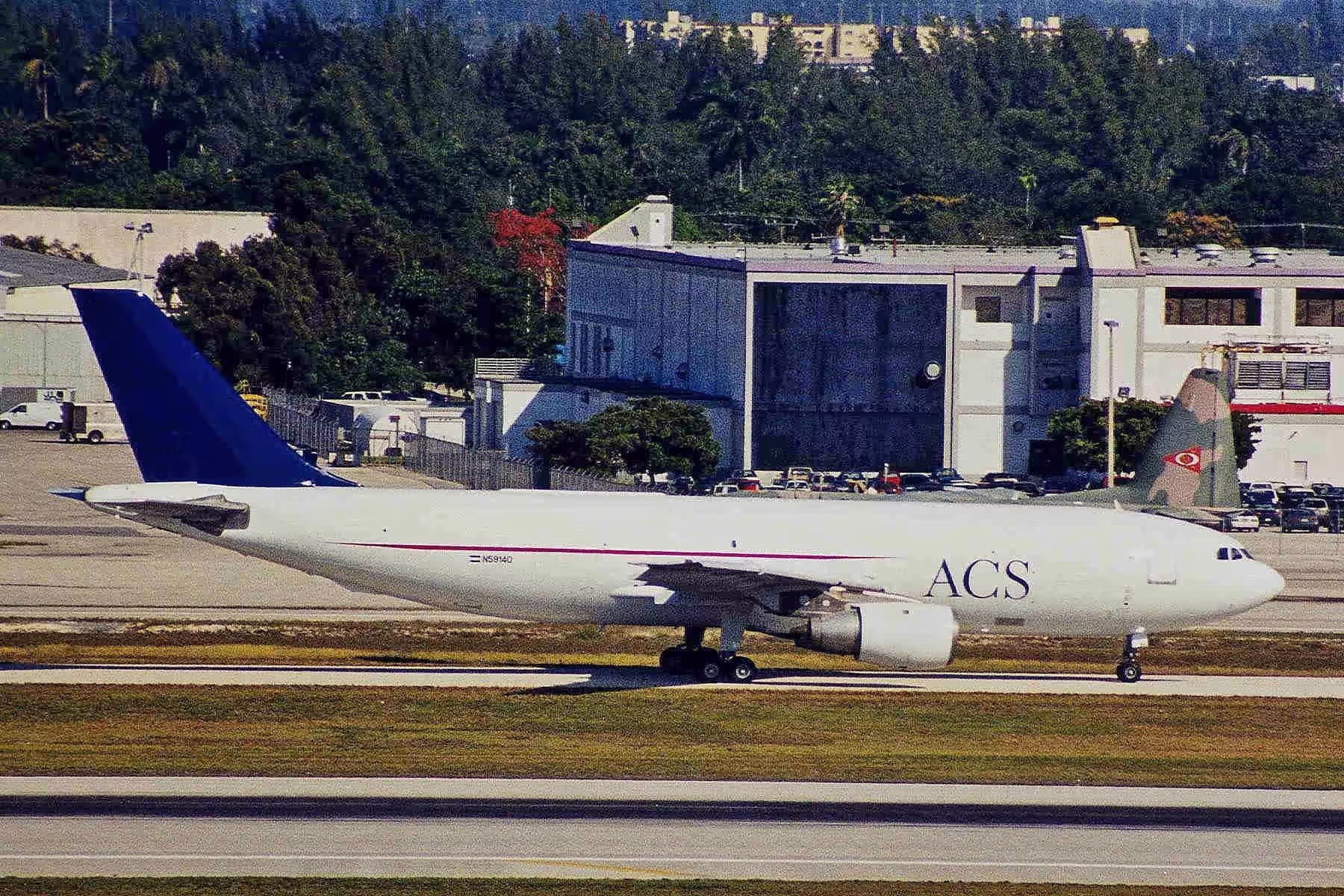 N59140 — Twin-engine aircraft