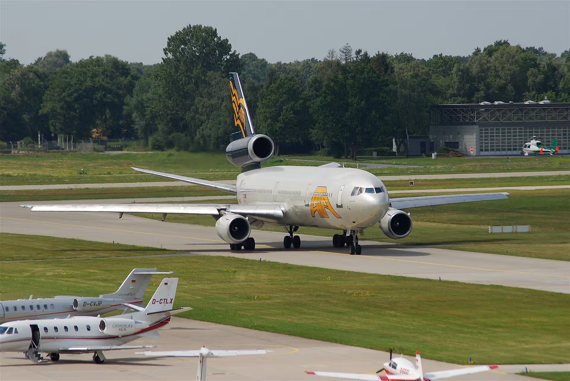 N701TZ — Business jet