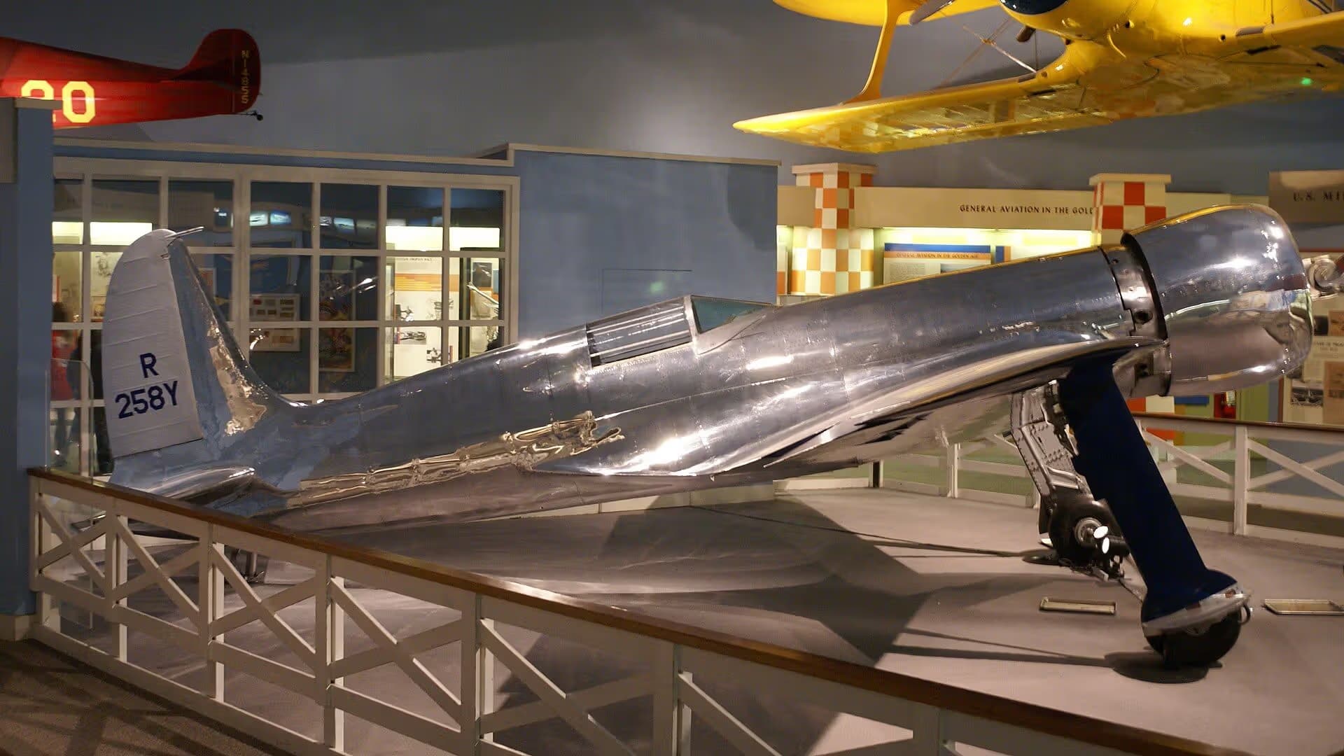 Unidentified — Single-engine aircraft