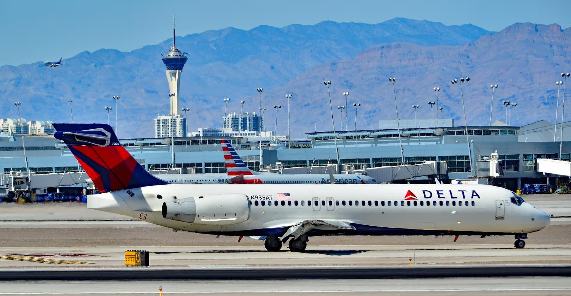 N935AT — Boeing