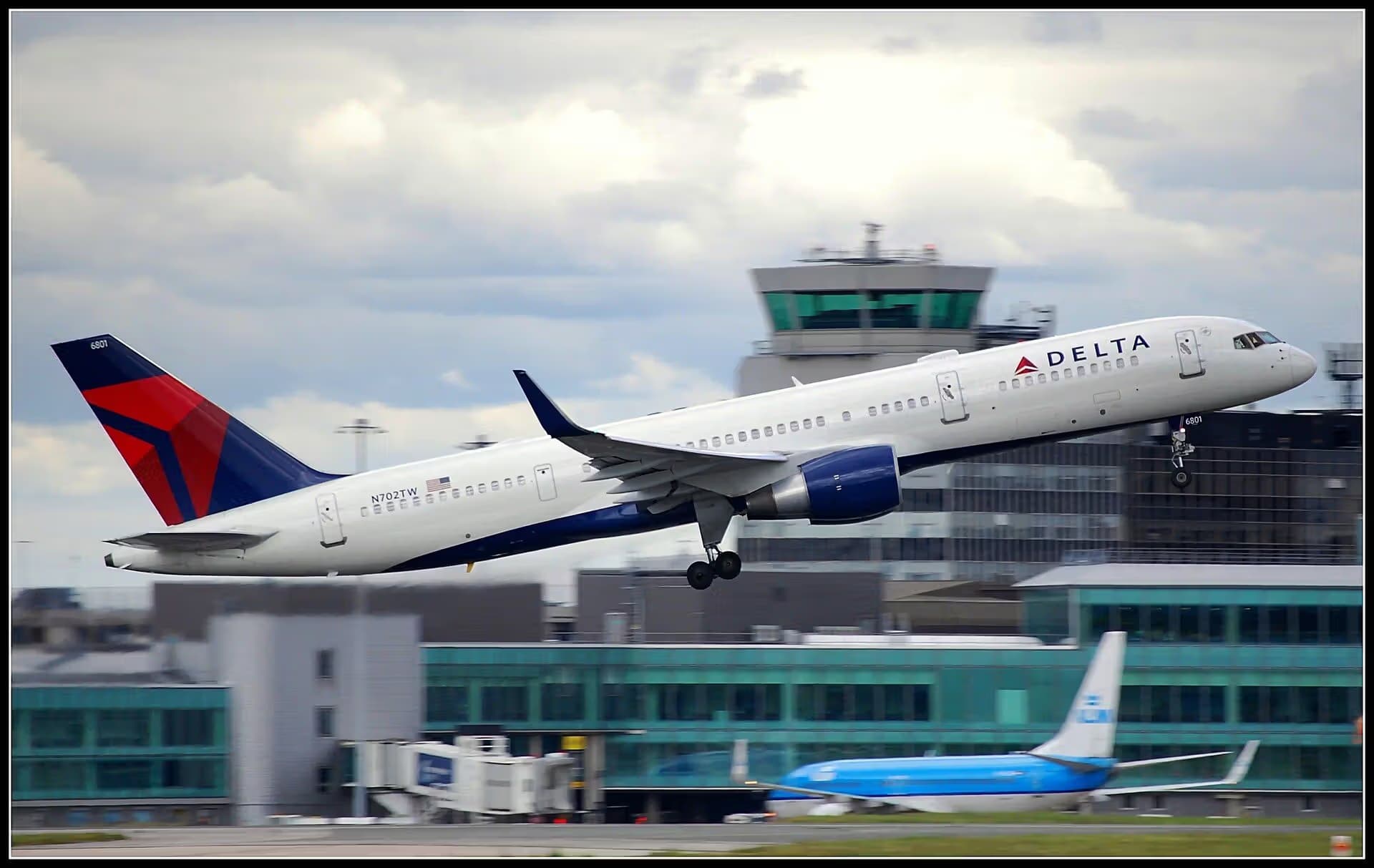 N702TW — Boeing