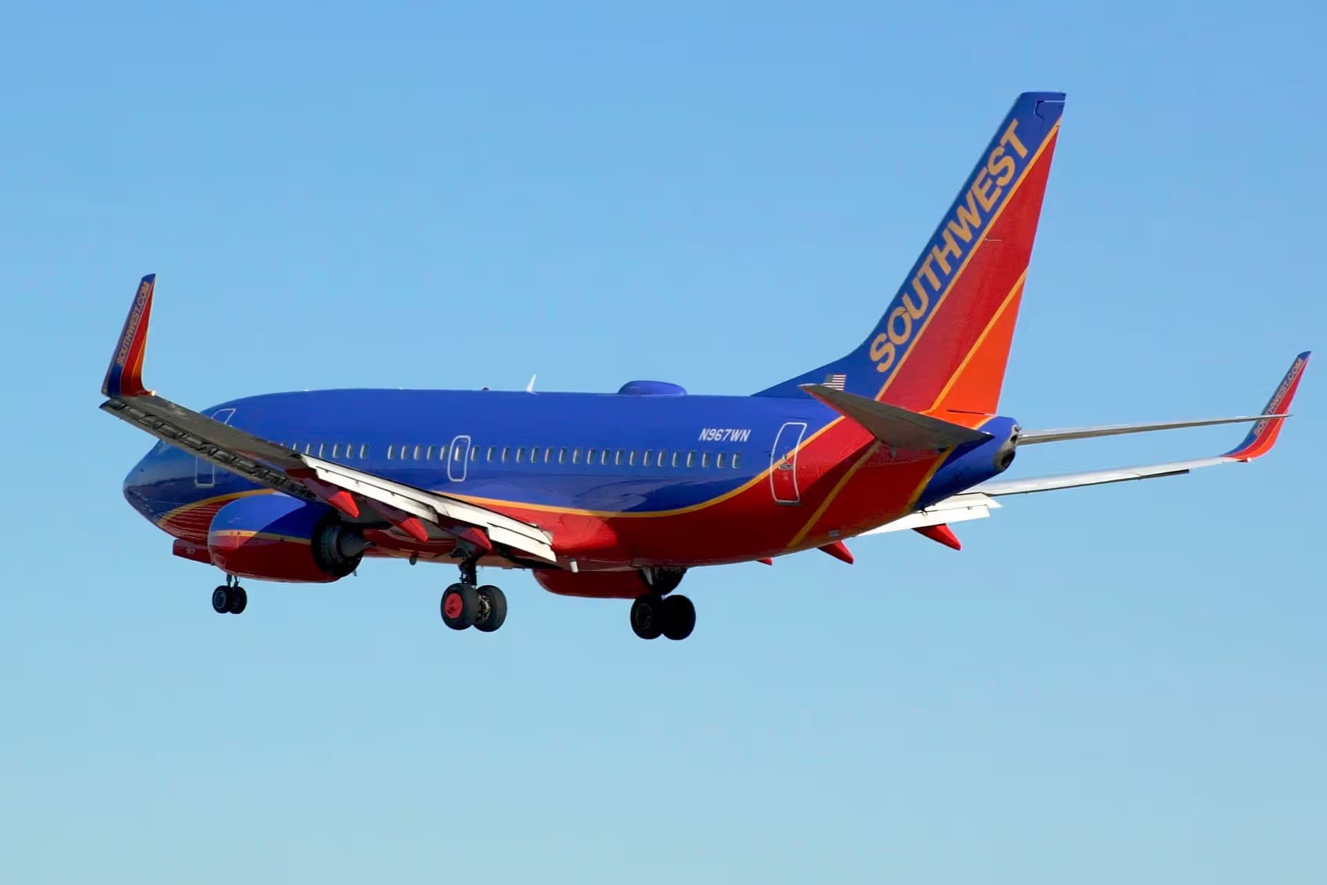 N967WN — Twin-engine aircraft