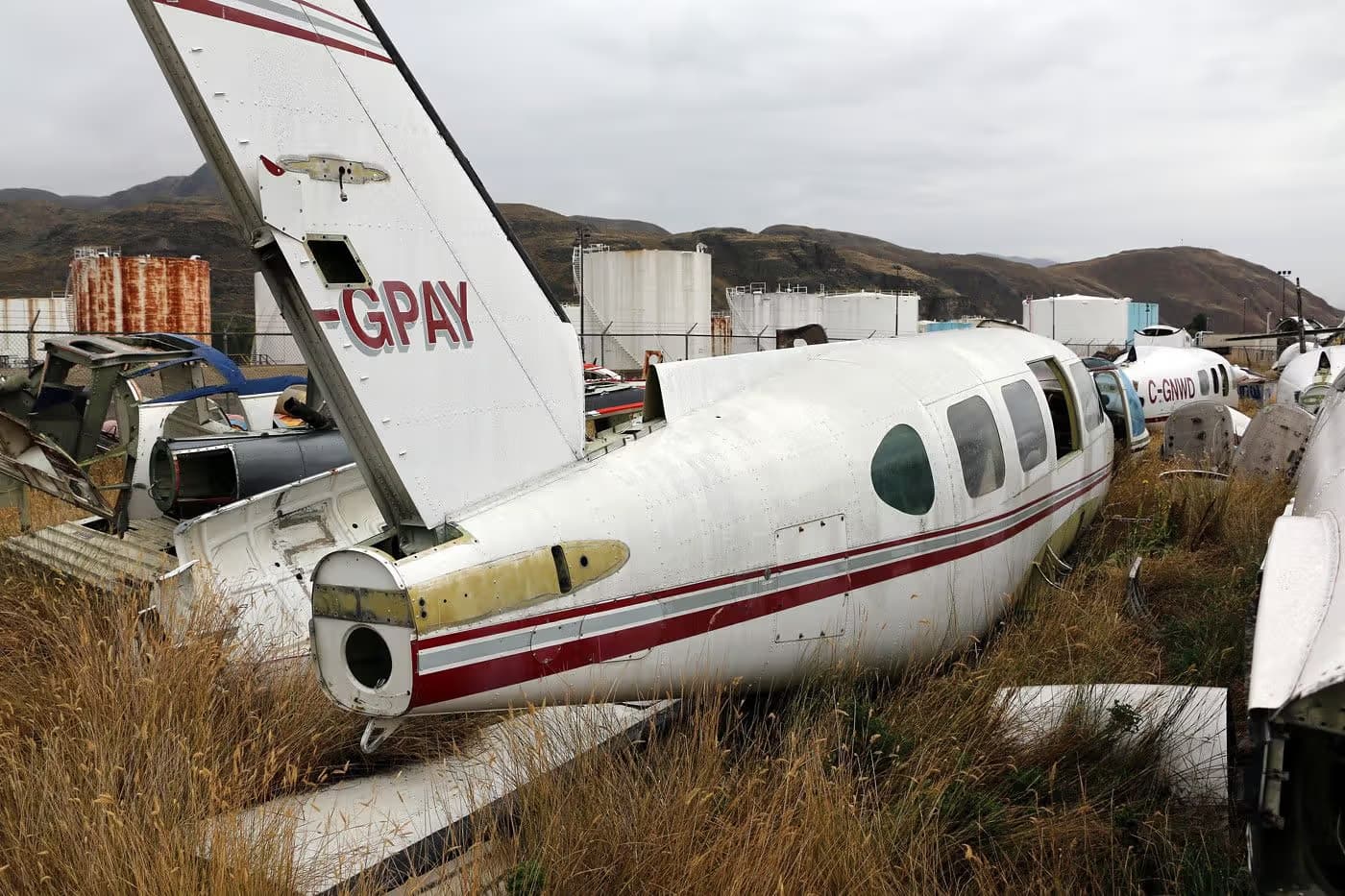 C-GPAY — Twin-engine aircraft