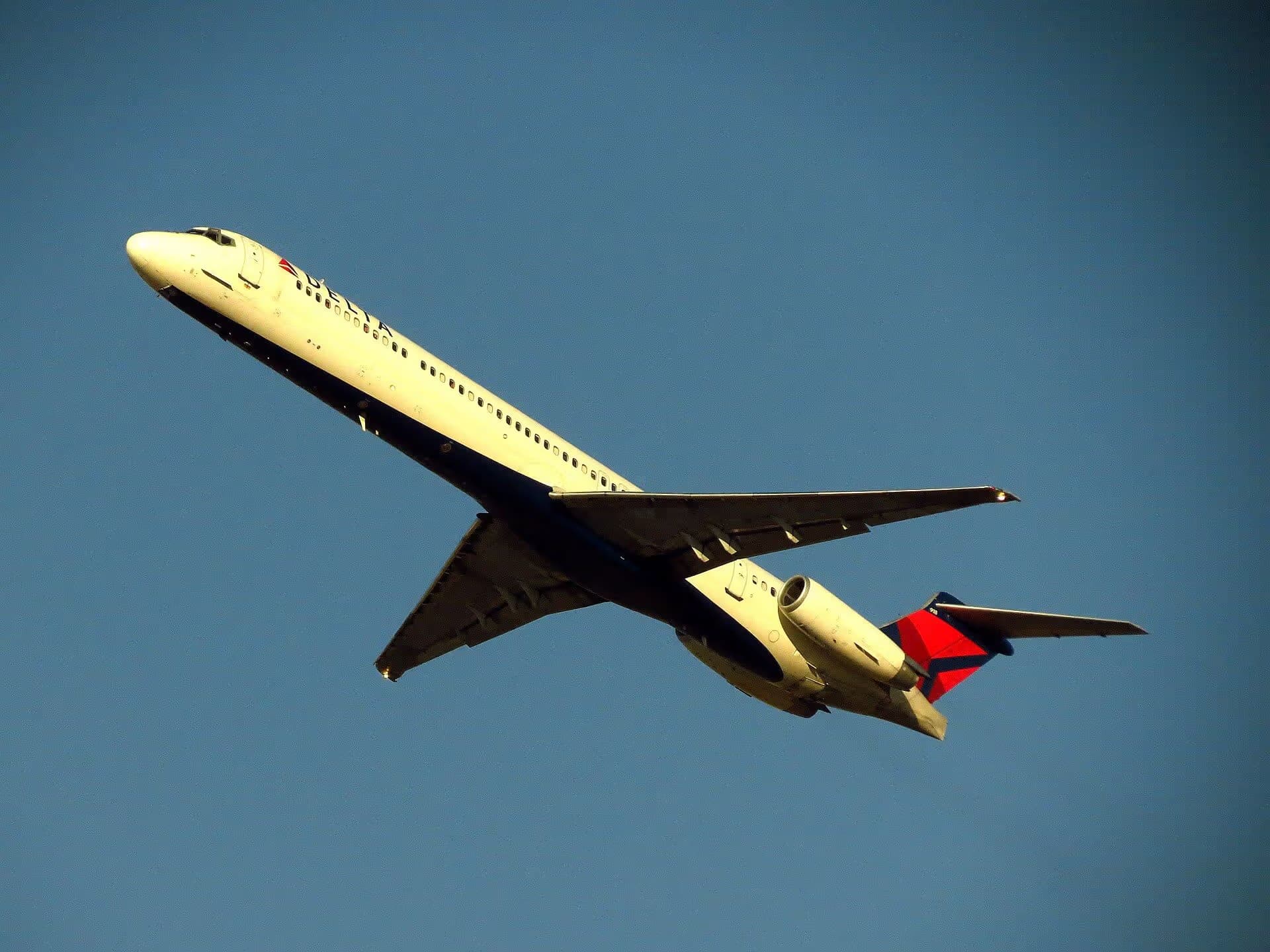 N918DL — Twin-engine aircraft