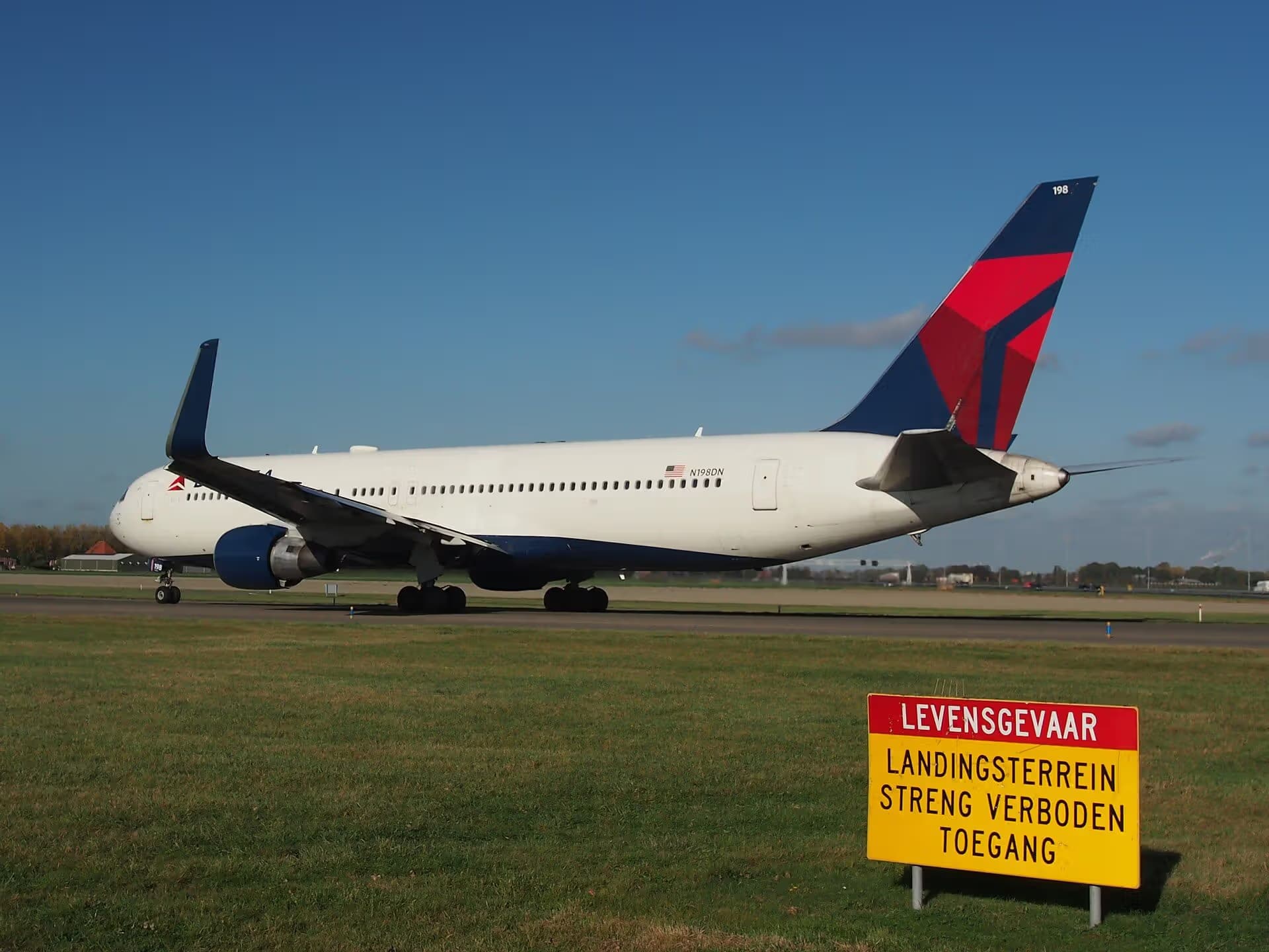 N198DN — Boeing