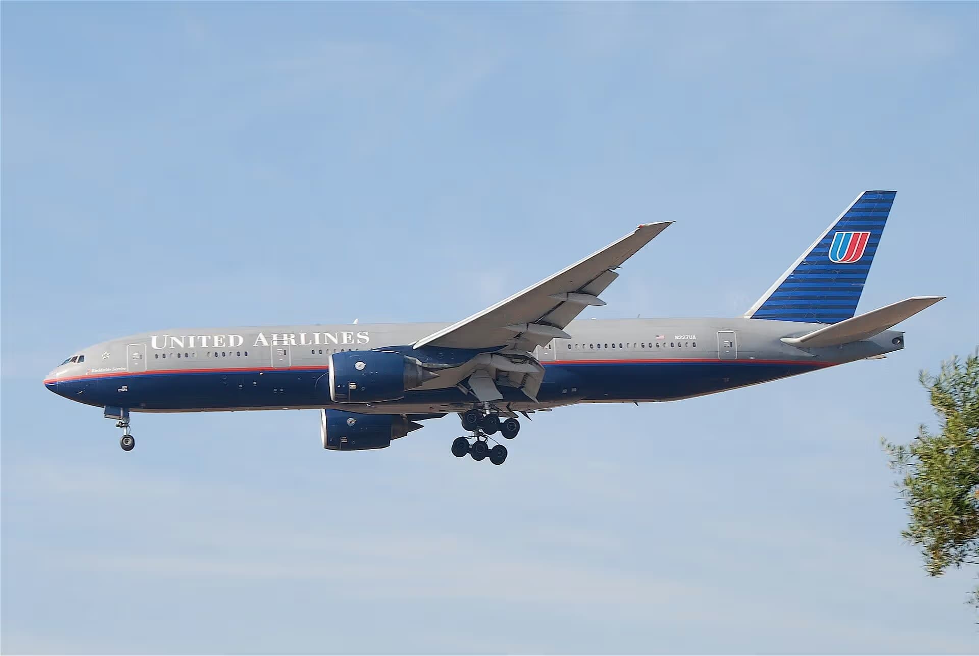 N227UA — Boeing