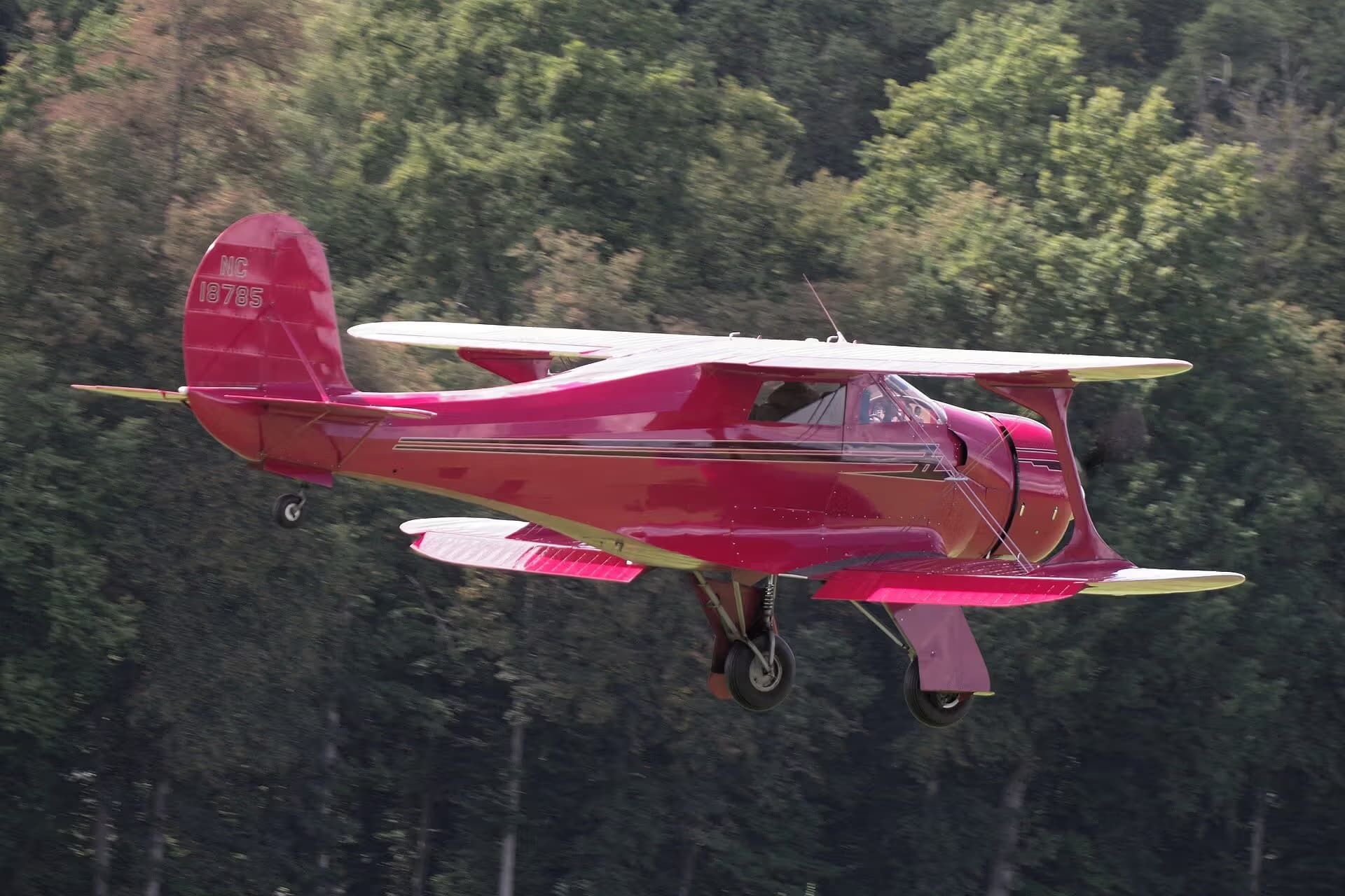 Unidentified — Single-engine aircraft