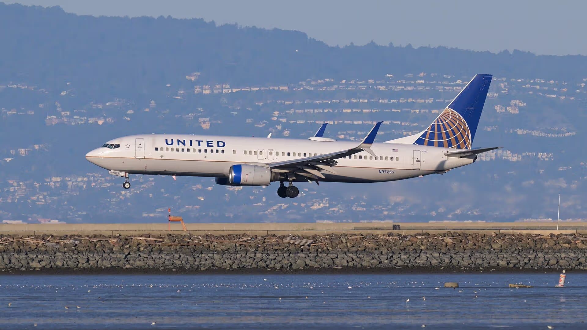 N37253 — Boeing