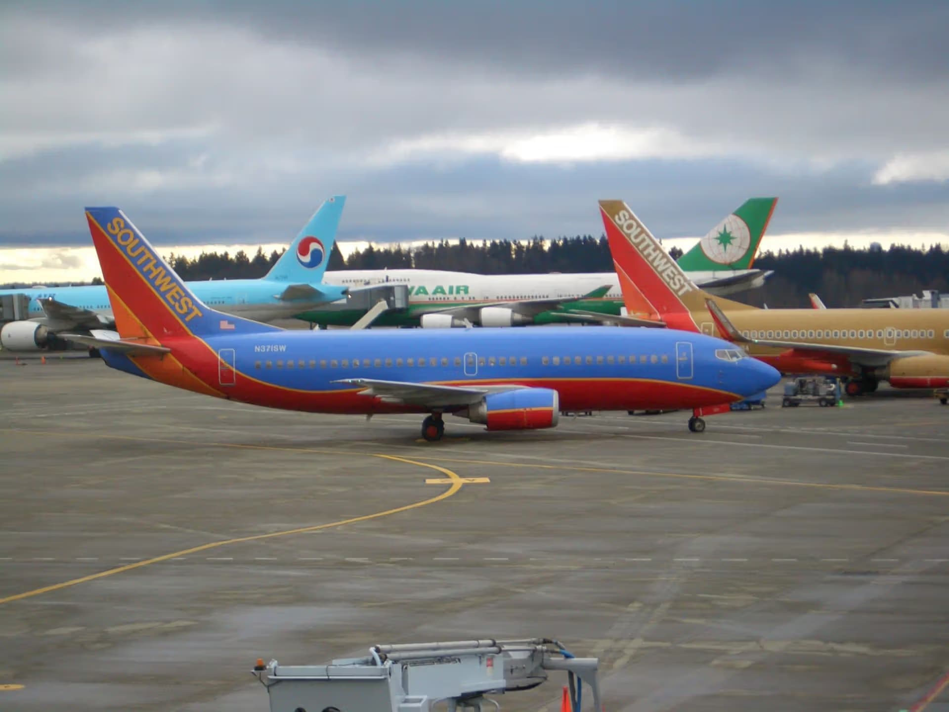 N371SW — Twin-engine aircraft
