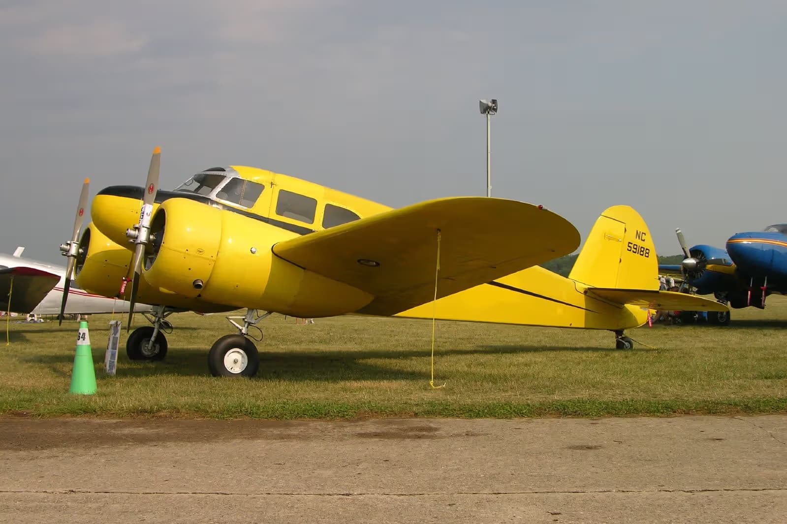 Unidentified — Twin-engine aircraft