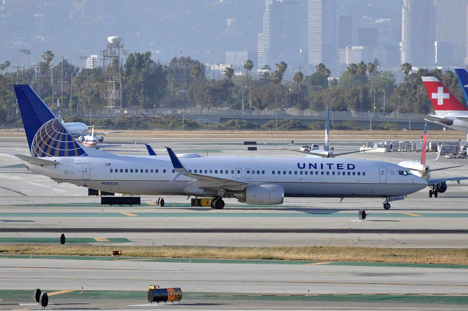 N38424 — Boeing