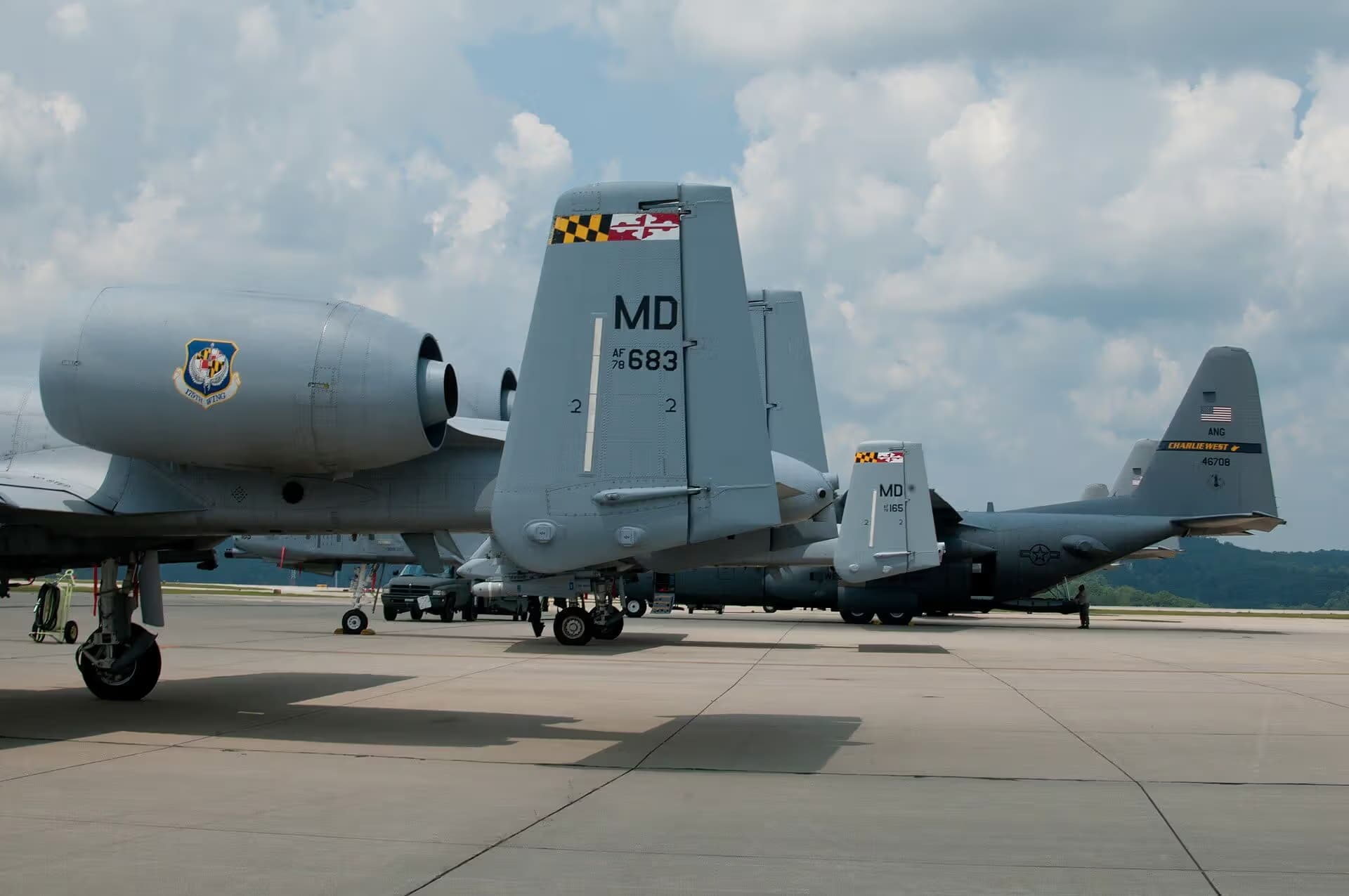 Unidentified — Twin-engine aircraft