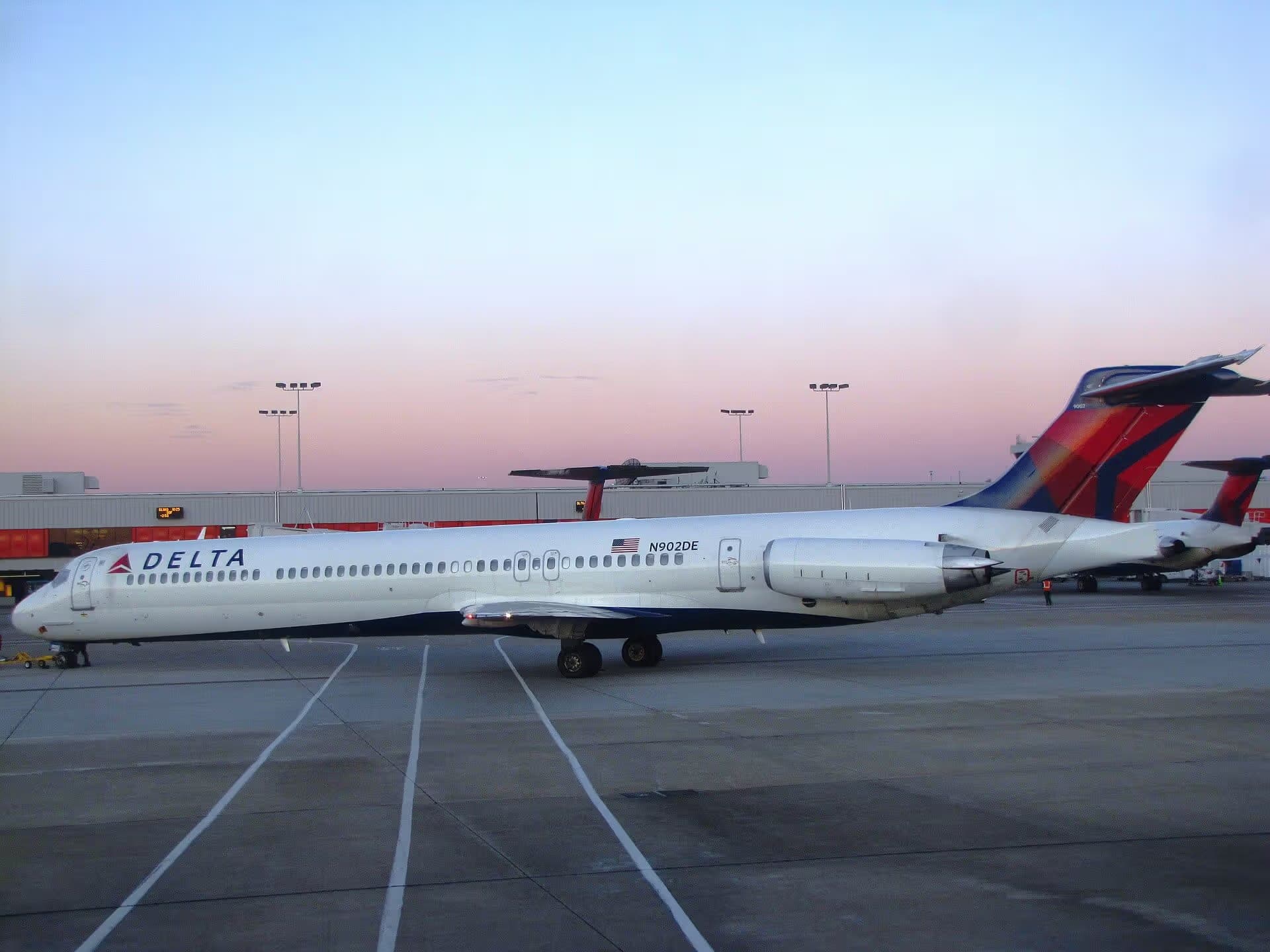 N902DE — Aircraft