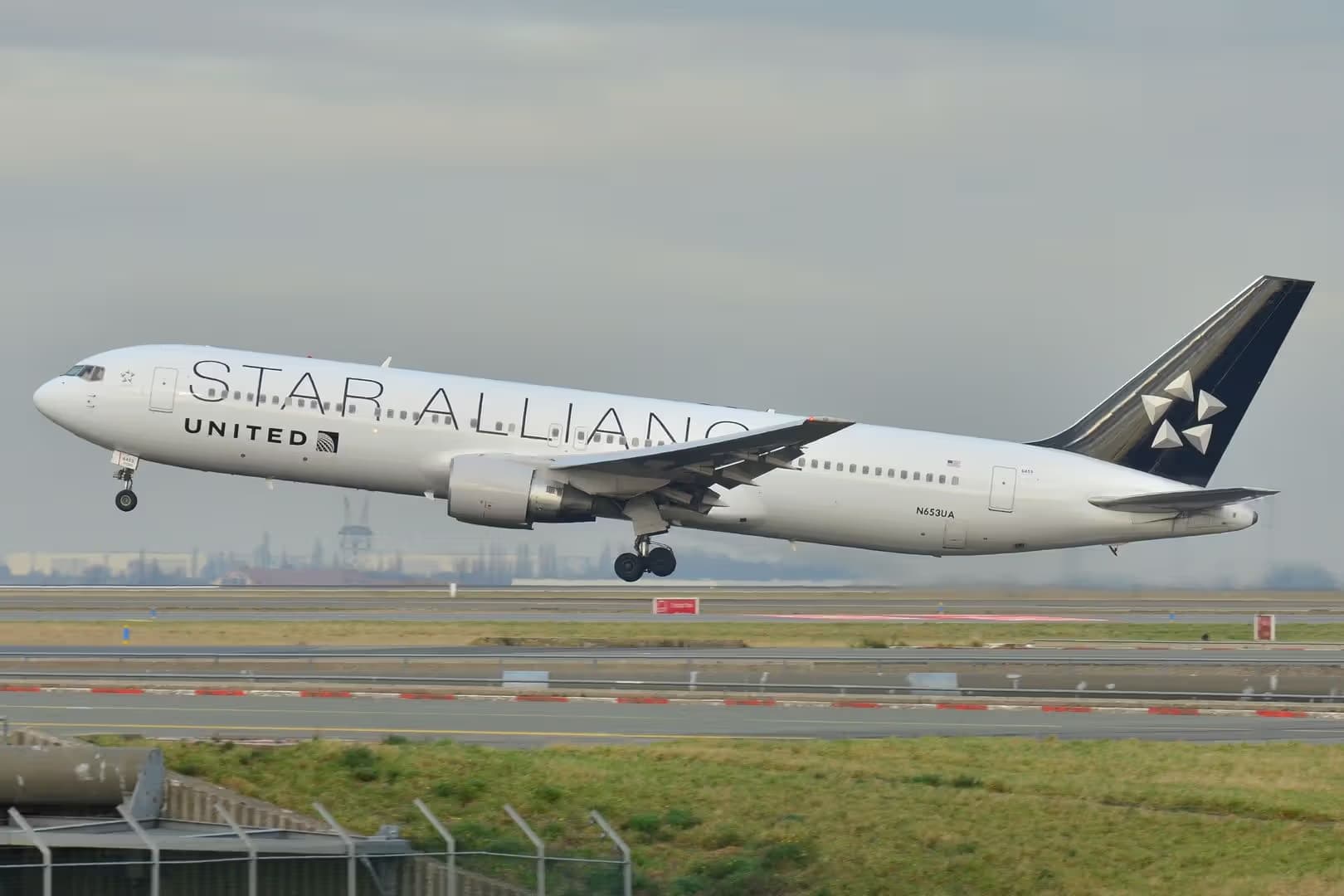 N653UA — Boeing