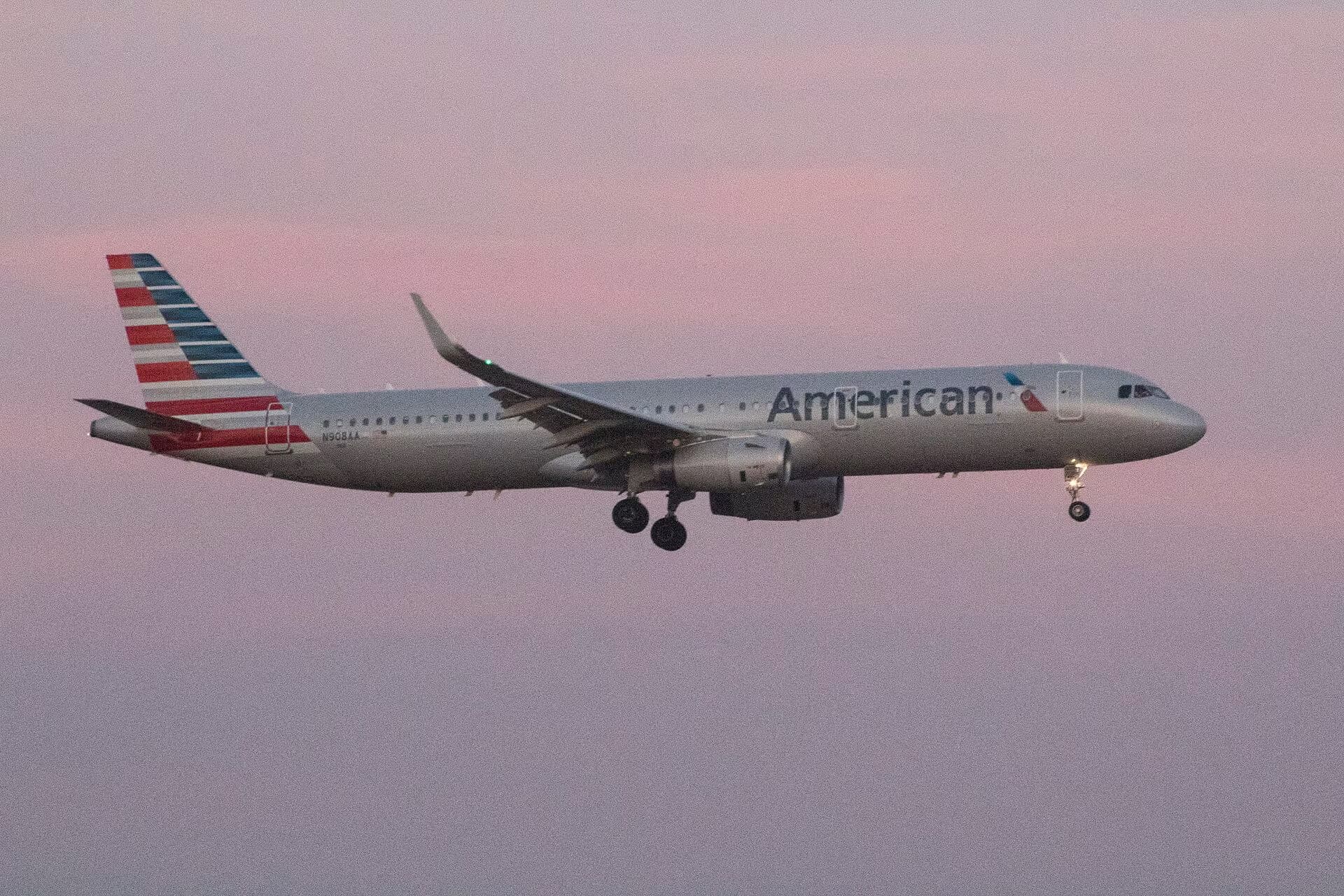 N908AA — Twin-engine aircraft