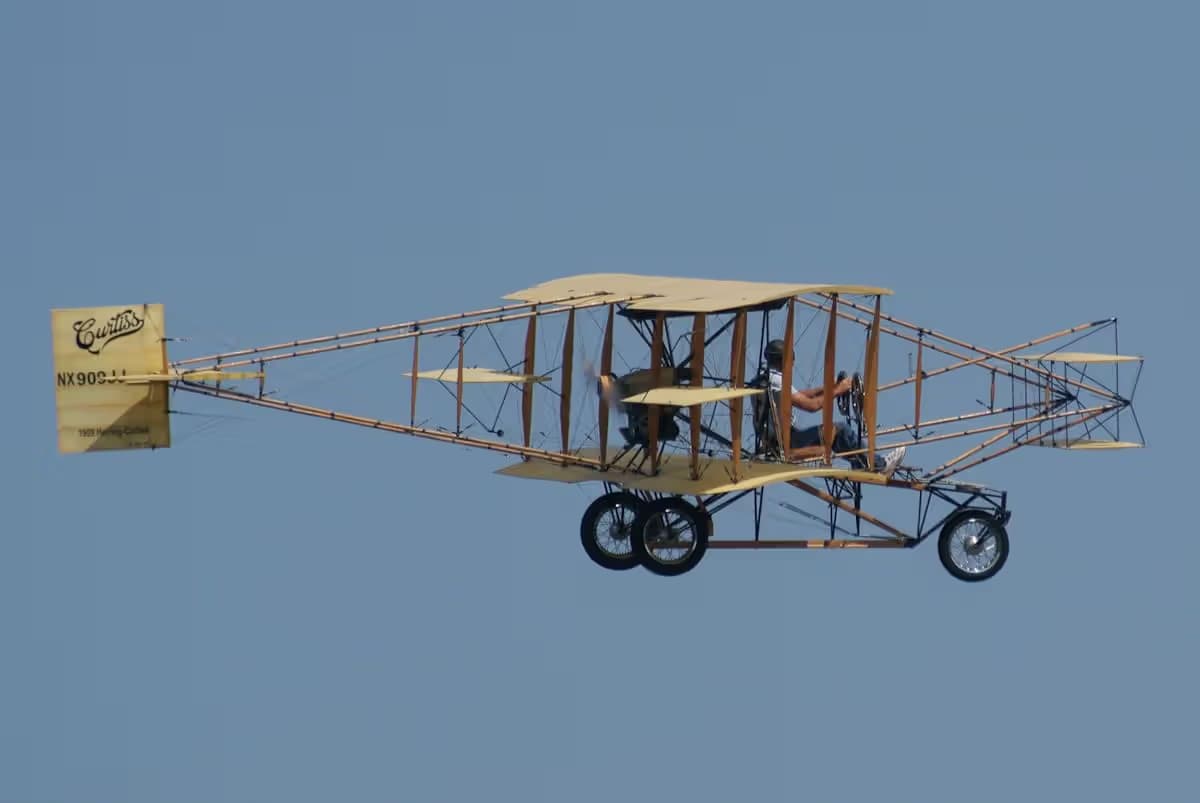 Unidentified — Aircraft