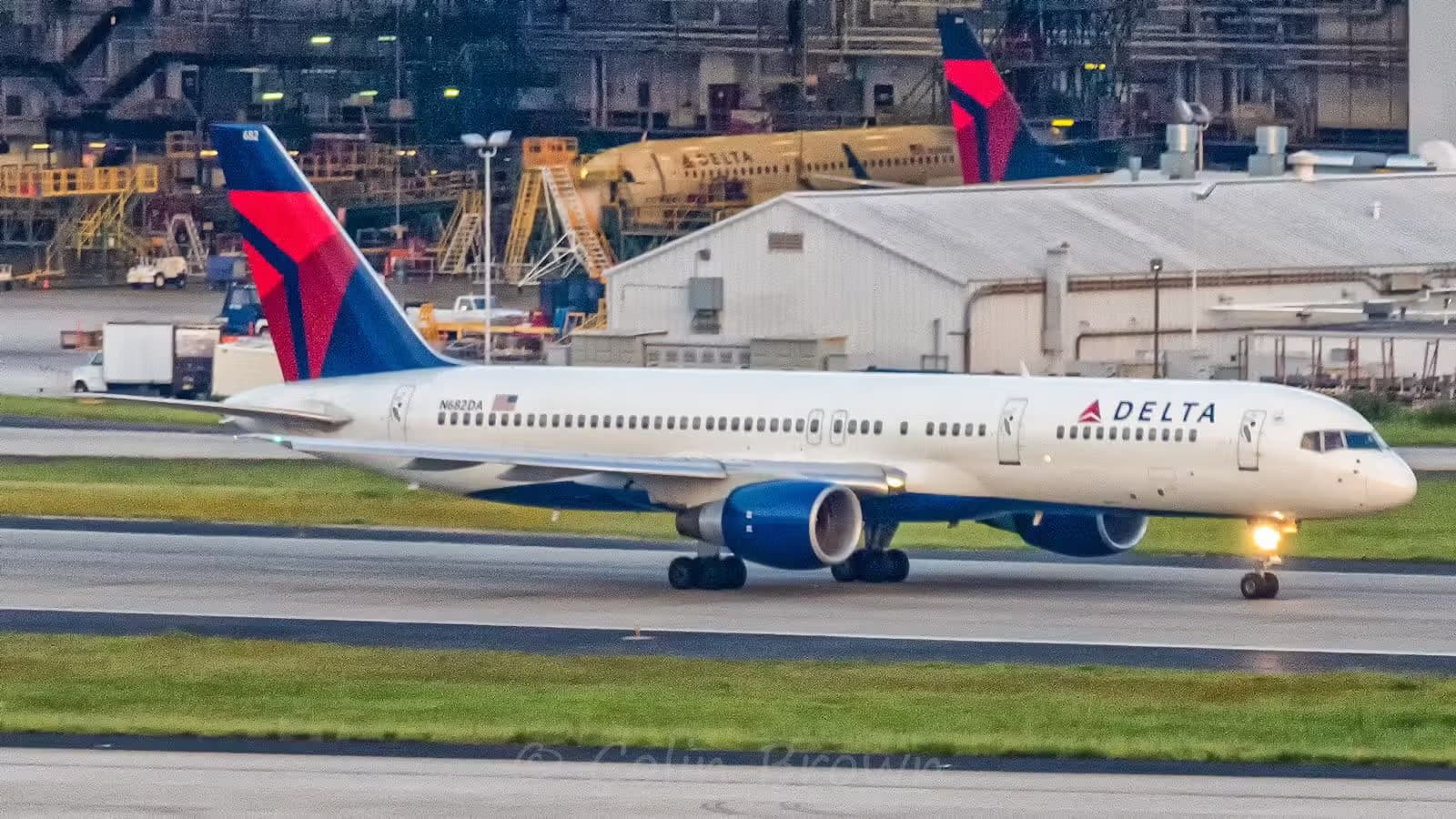 N682DA — Boeing