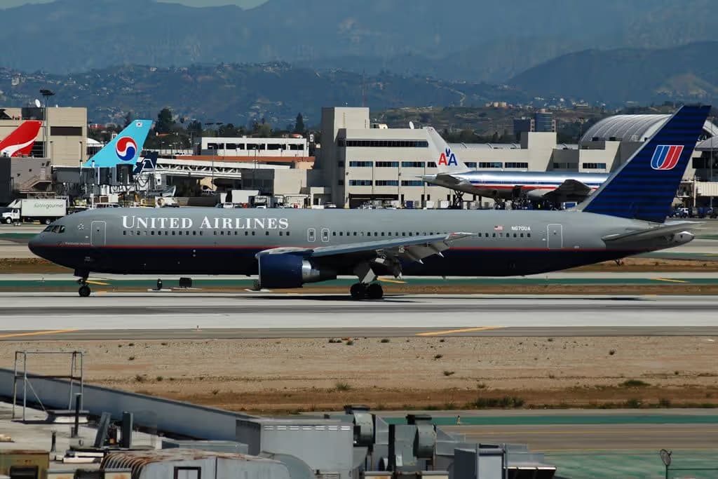 N670UA — Boeing