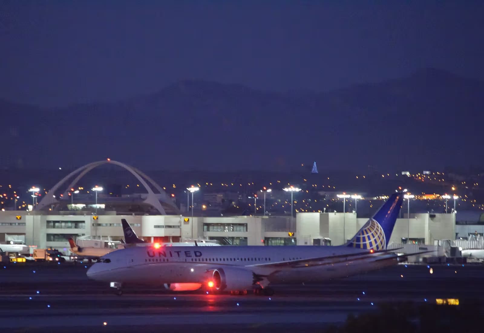 N26906 — Boeing
