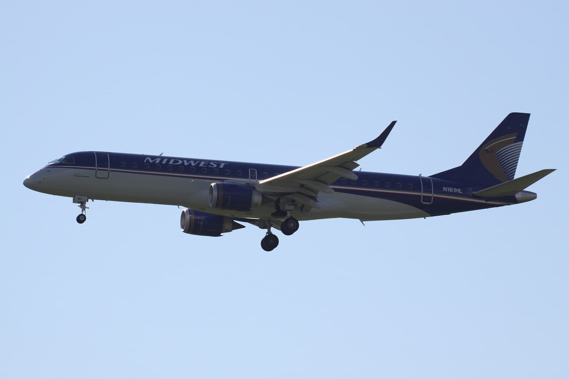 N161HL — Twin-engine aircraft