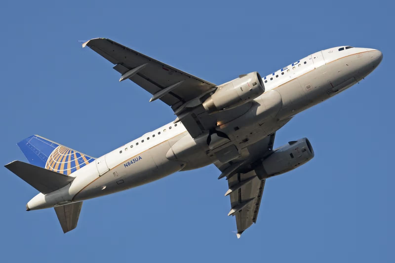 N845UA — Airbus