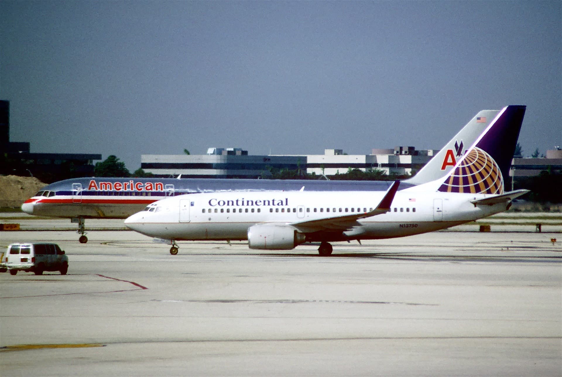 N13750 — Boeing