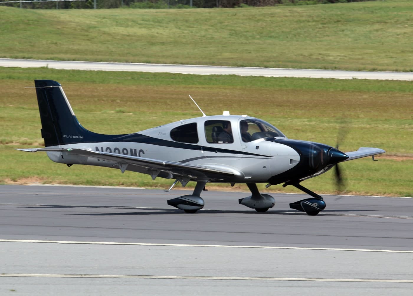 N328MC — Cirrus