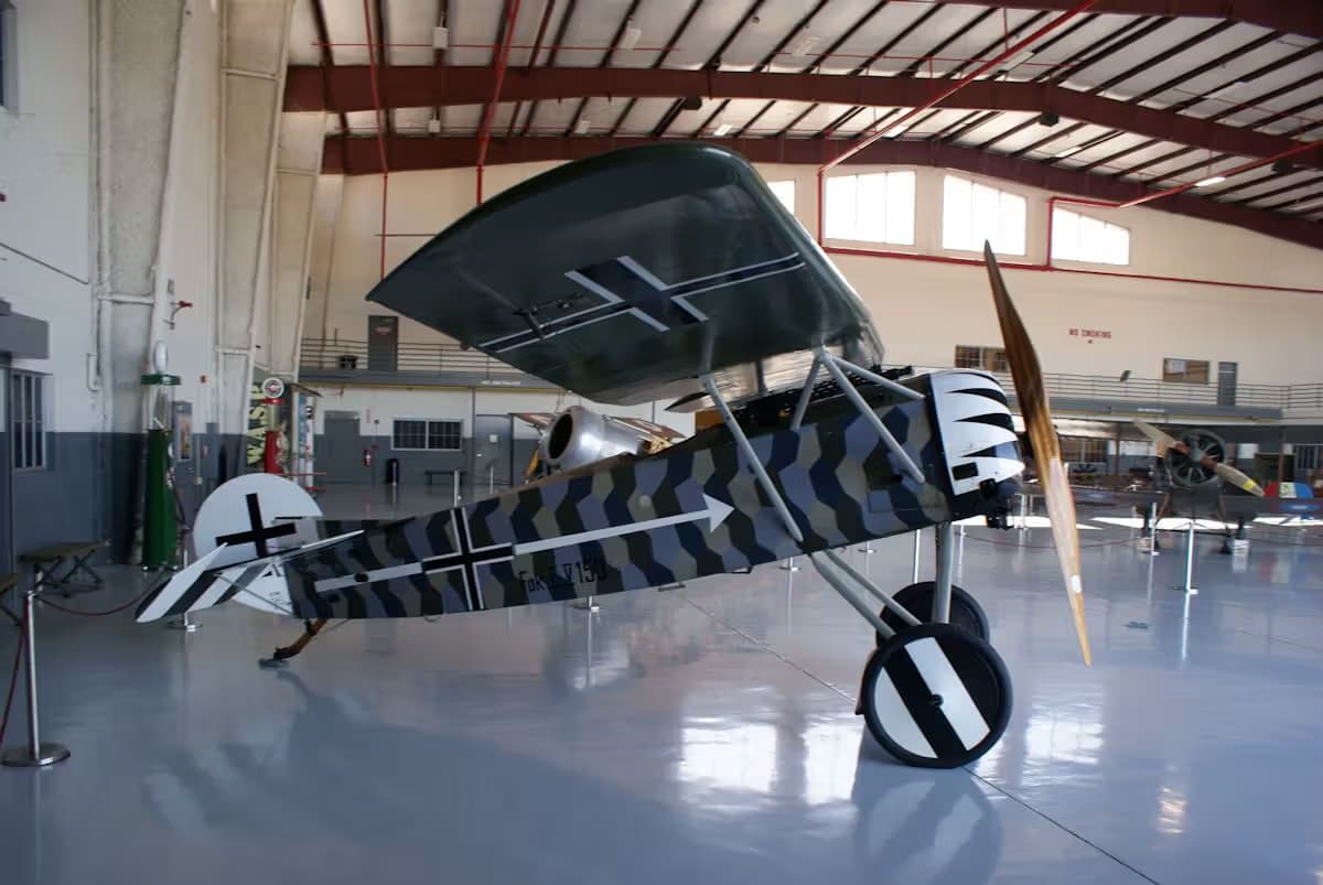 Unidentified — Single-engine aircraft