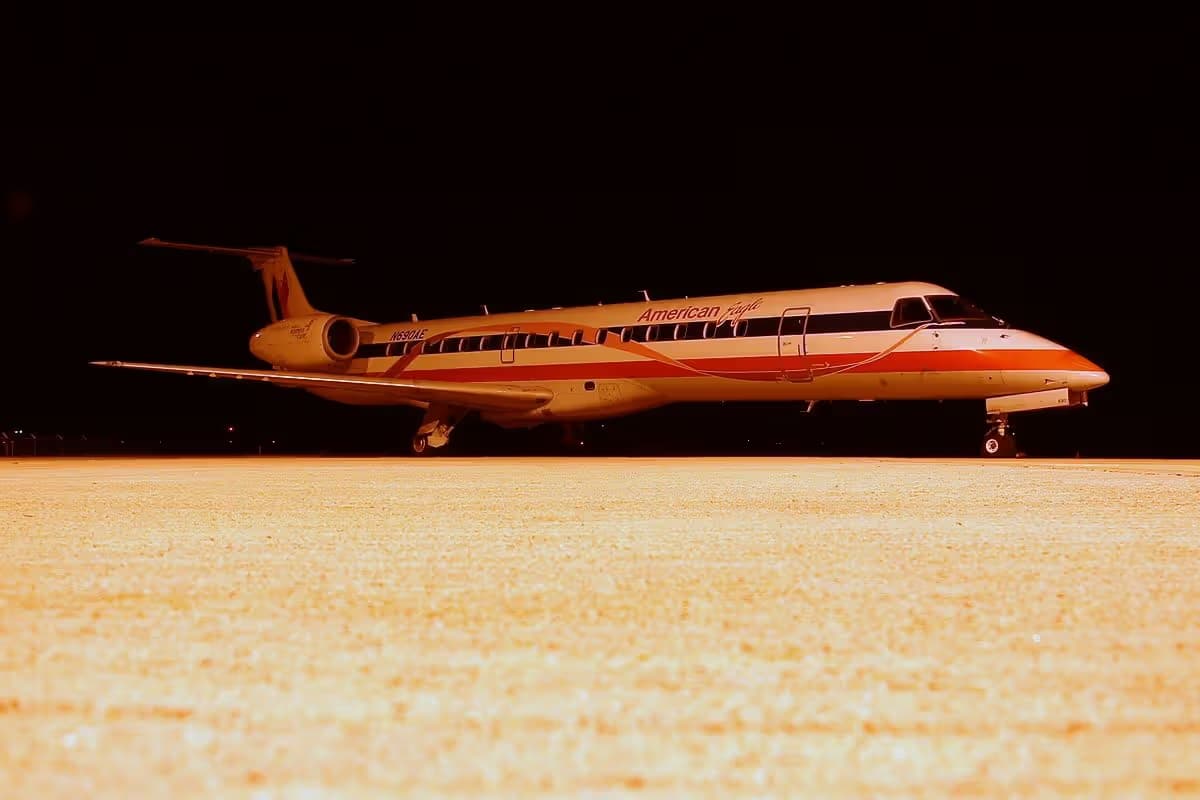 N690AE — Embraer