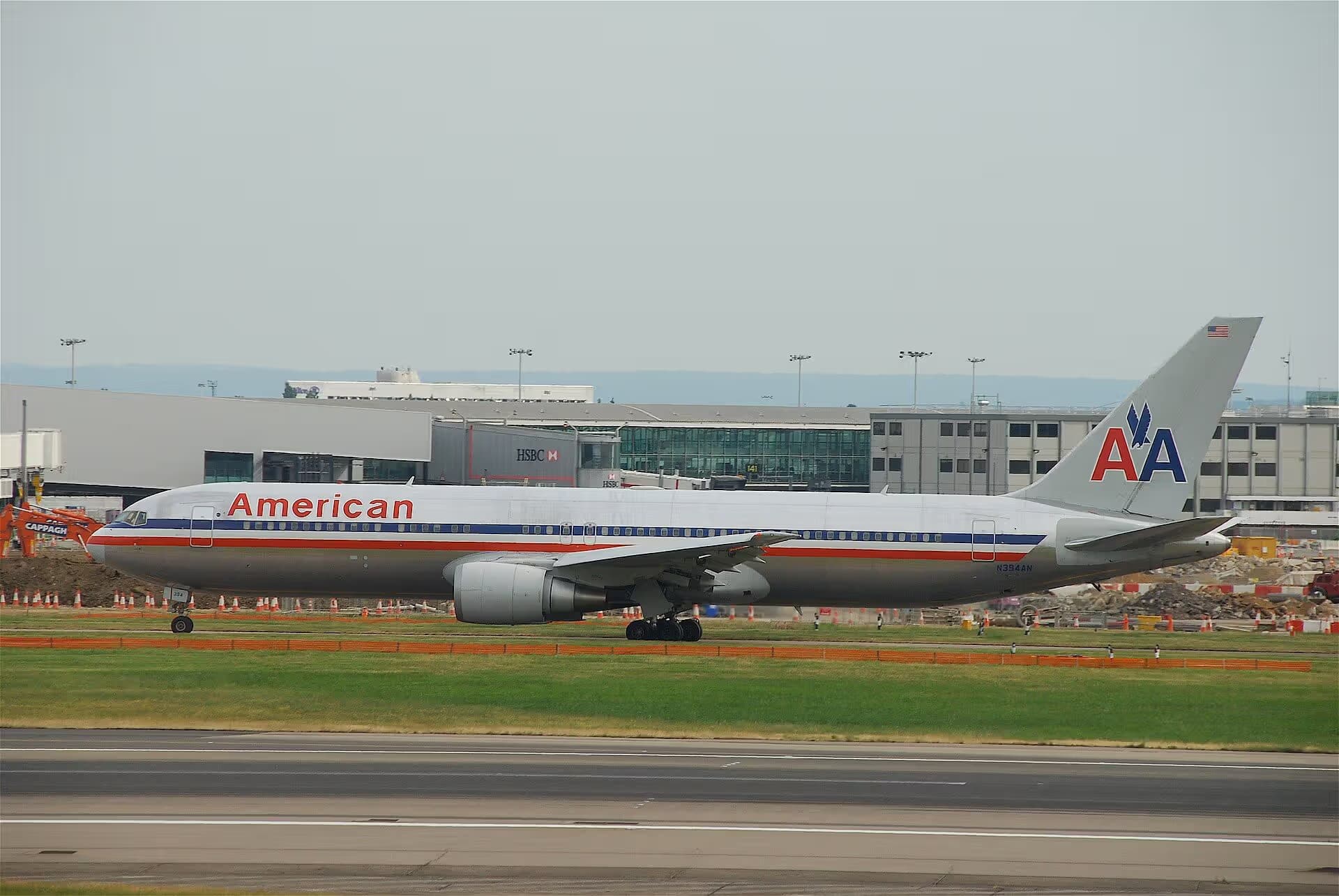 N394AN — Twin-engine aircraft
