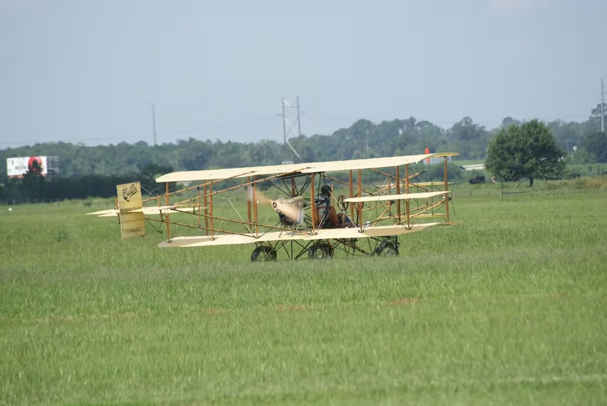 Unidentified — Aircraft
