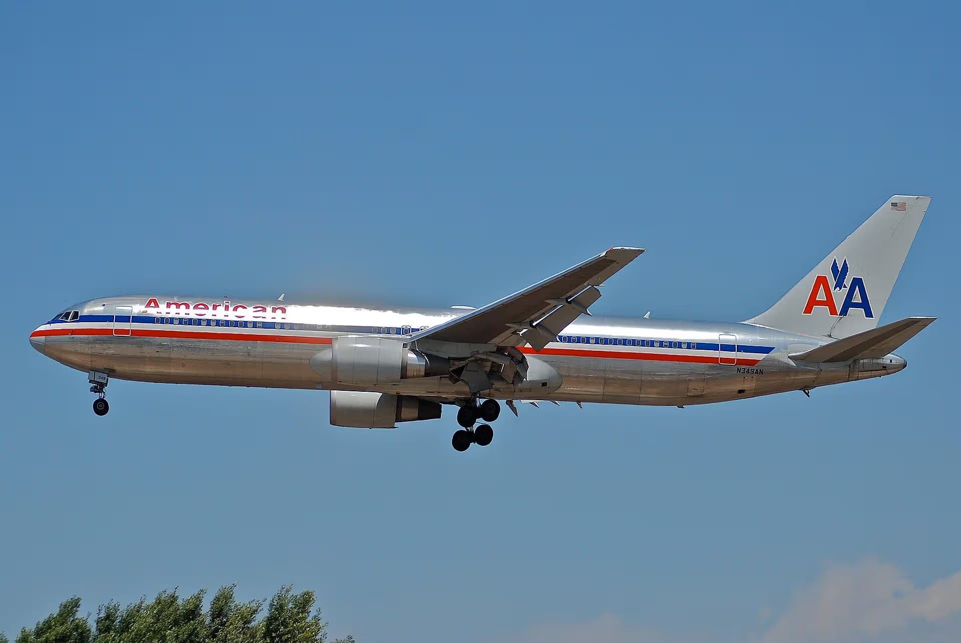 N349AN — Twin-engine aircraft