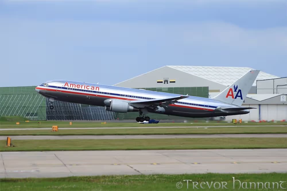 N349AN — Twin-engine aircraft