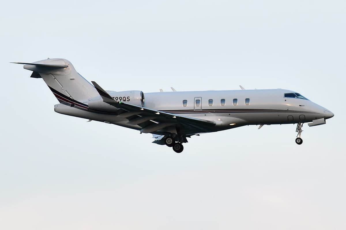 N799QS — Bombardier
