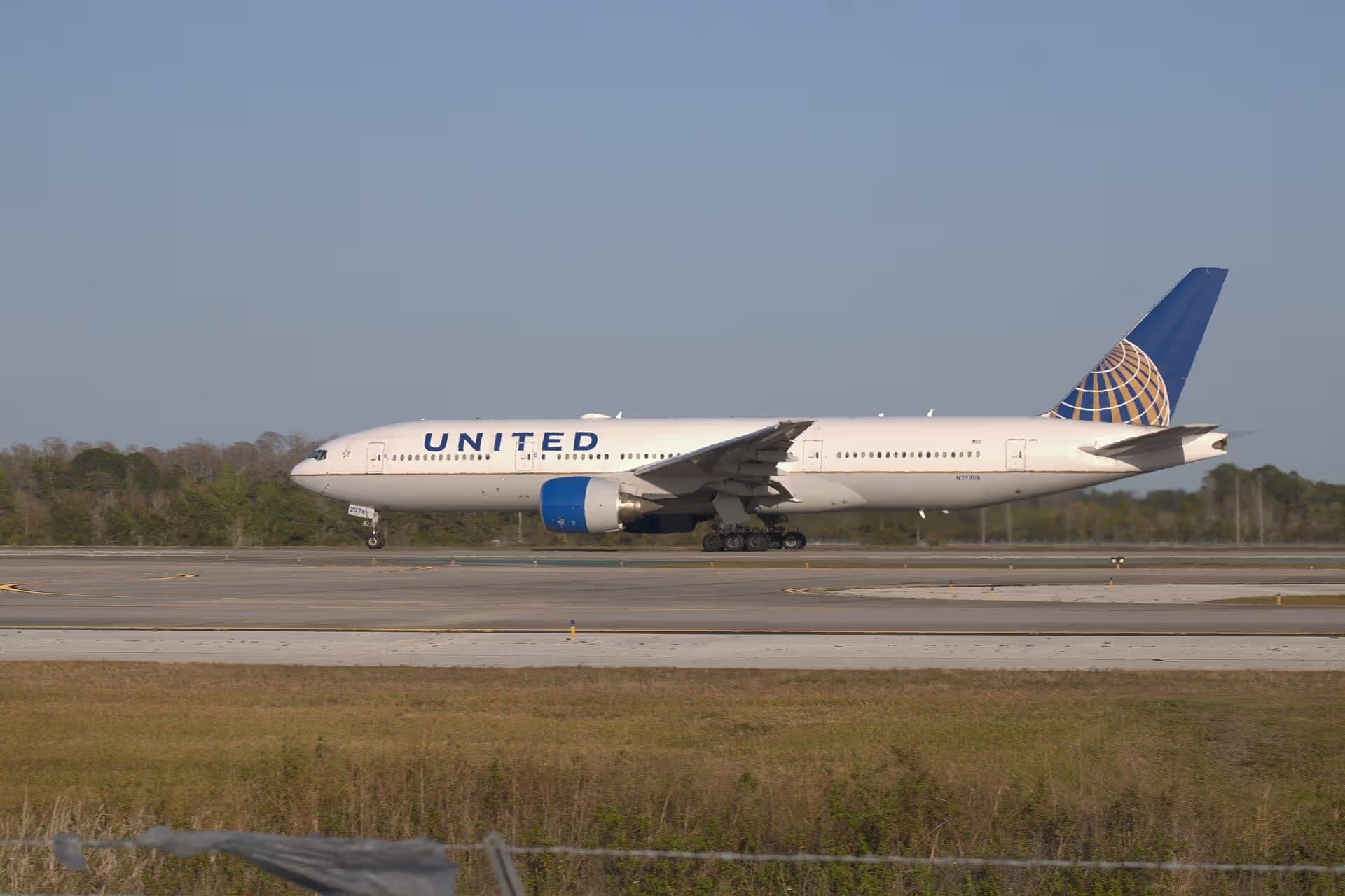 N779UA — Boeing